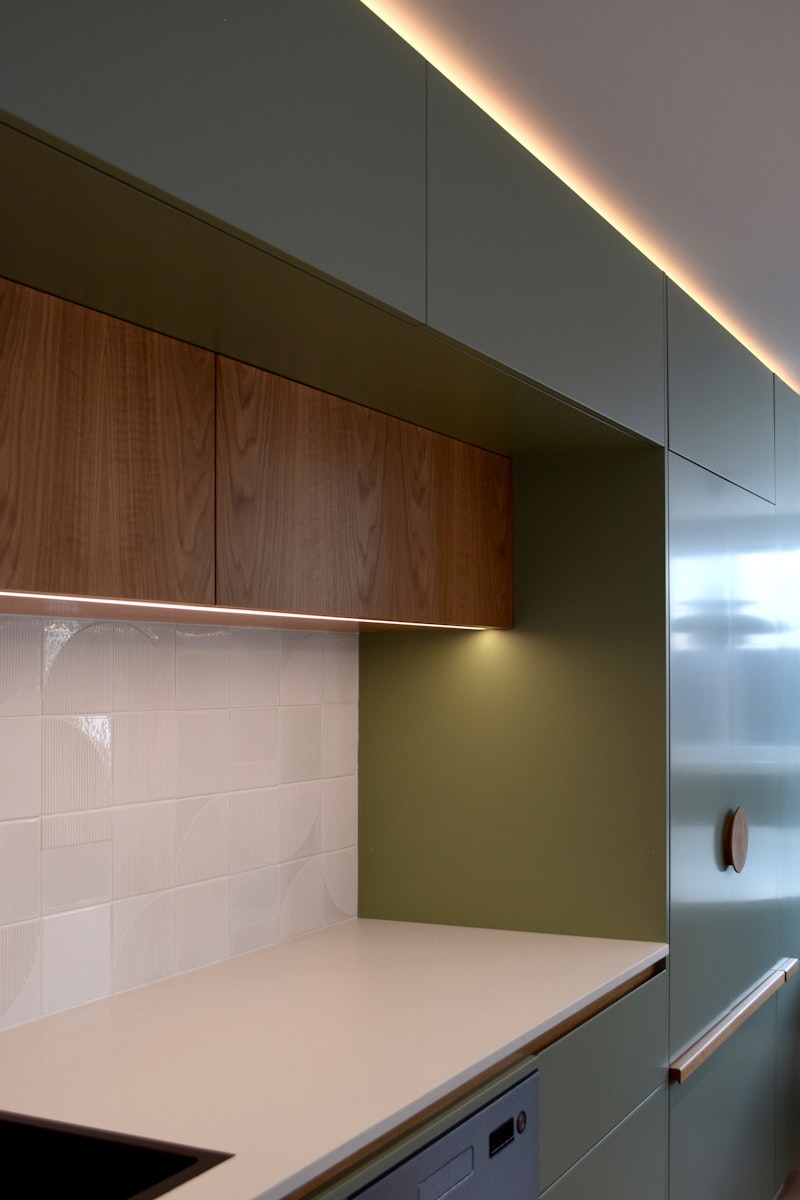 Bench run and splashback detail