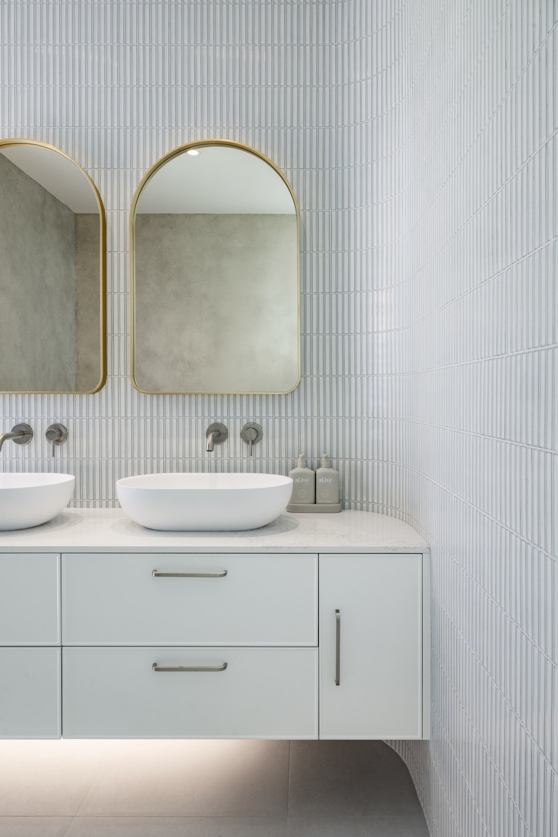 Vanity and mirror detail