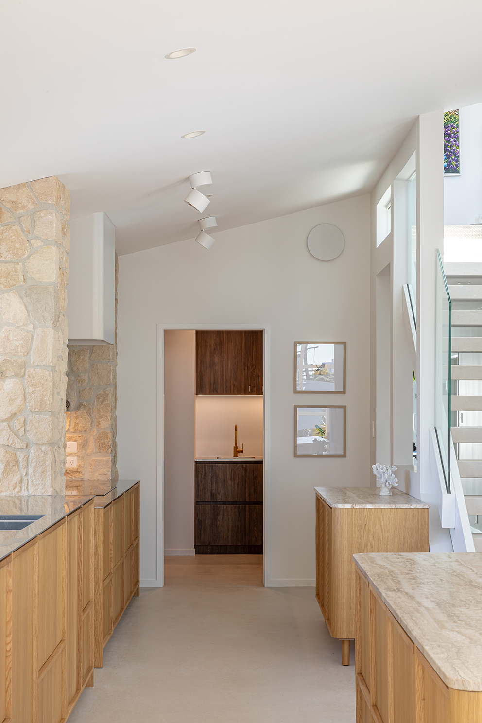 Casa de playa de verano — kitchen by Designmarked Kitchens, Waikato — NKBA Excellence in Design 2025