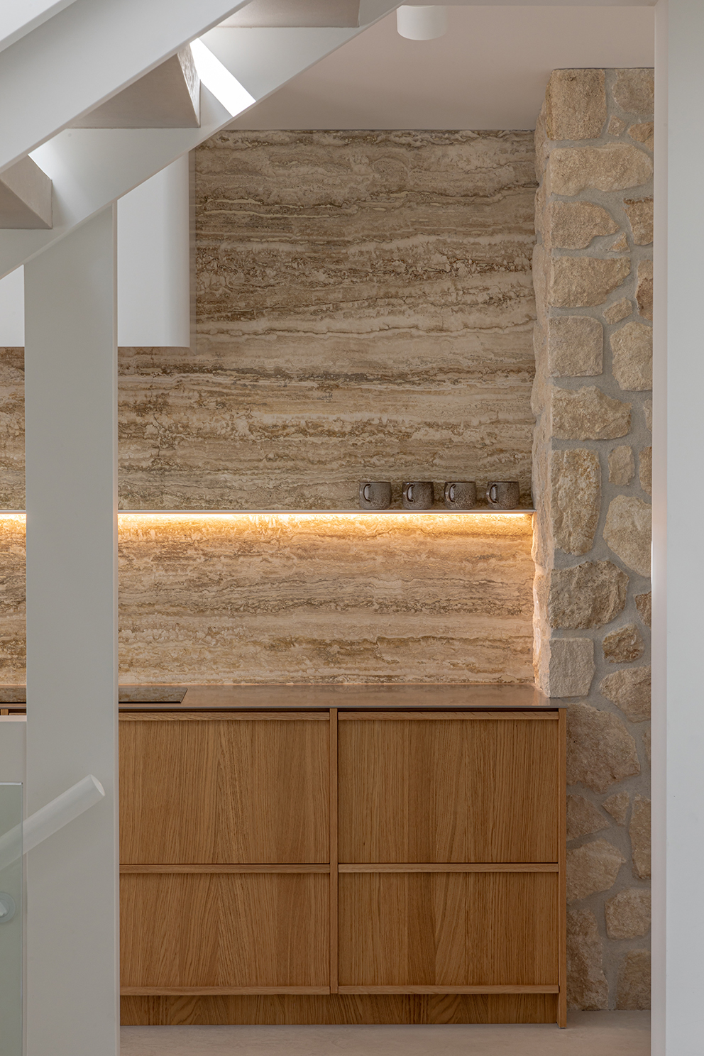 Casa de playa de verano — kitchen by Designmarked Kitchens, Waikato — NKBA Excellence in Design 2025