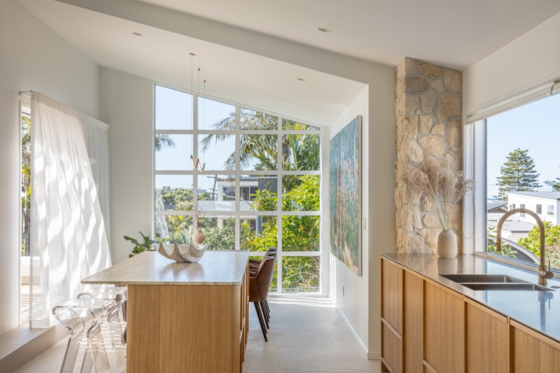 Casa de playa de verano — kitchen by Designmarked Kitchens, Waikato — NKBA Excellence in Design 2025