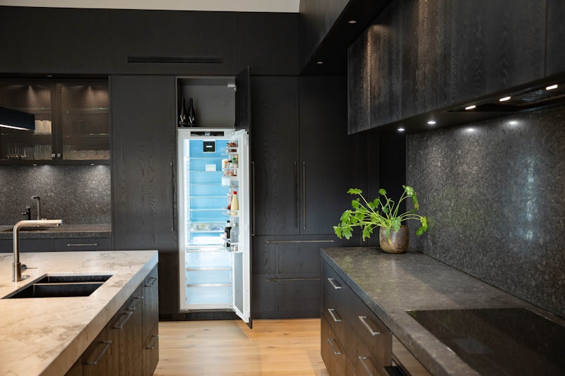 Bench run and splashback detail
